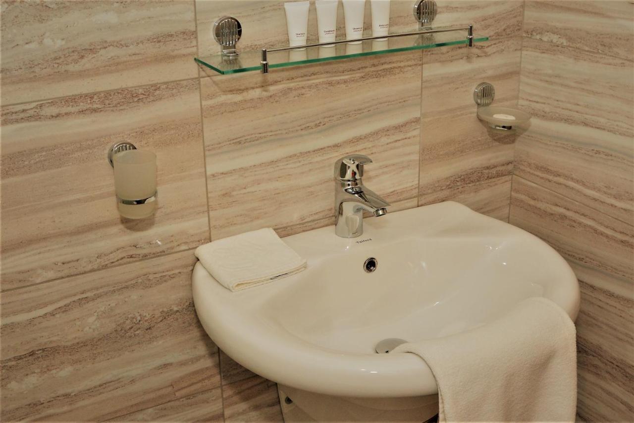 The Lofts Kuwait Fintas Hostel Kuwait City Luaran gambar